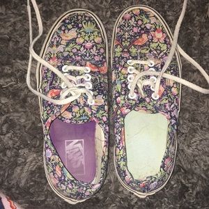 Women’s 8.5 flower vans